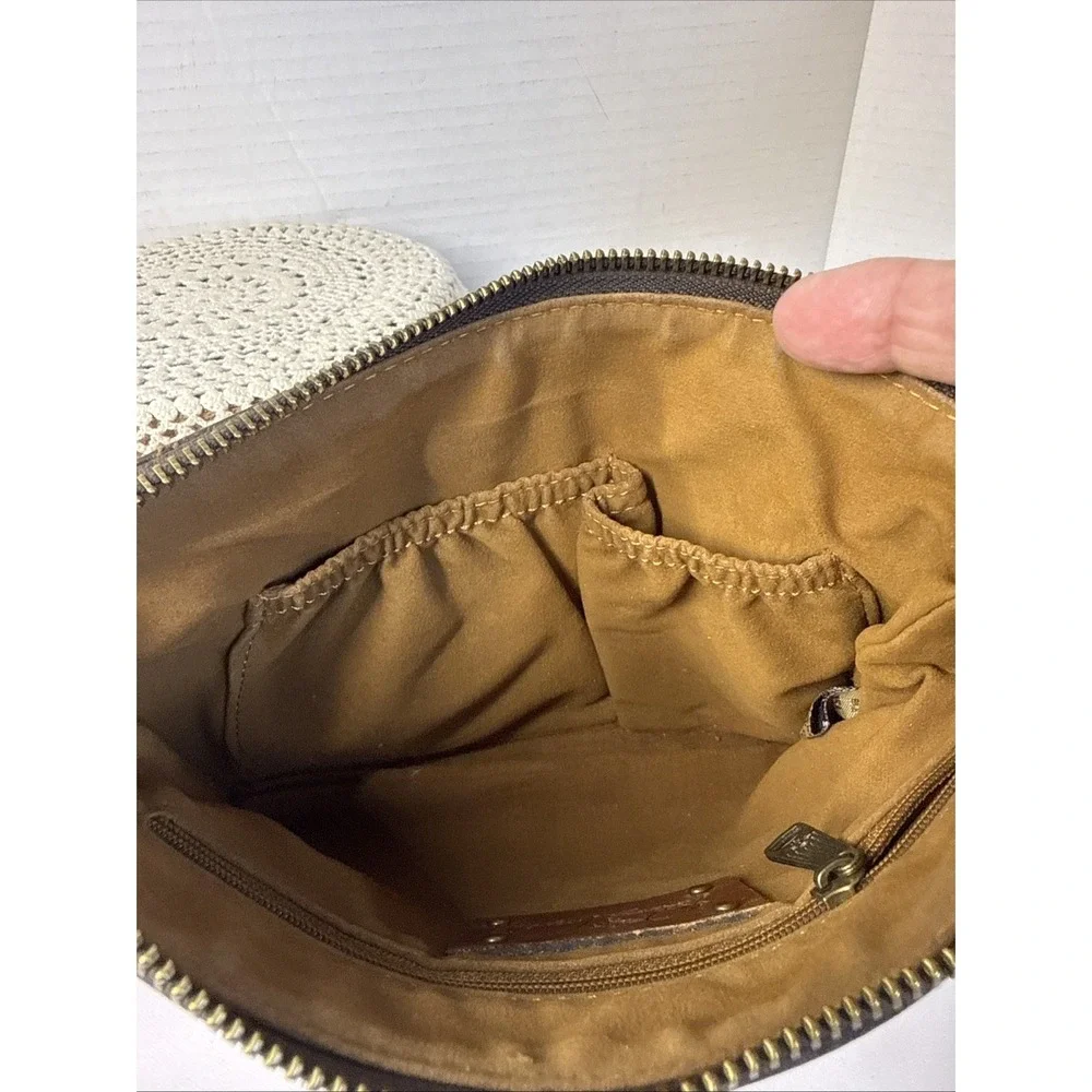 Patricia Nash Cassini Tan Genuine Leather Wristlet Clutch Purse P34901